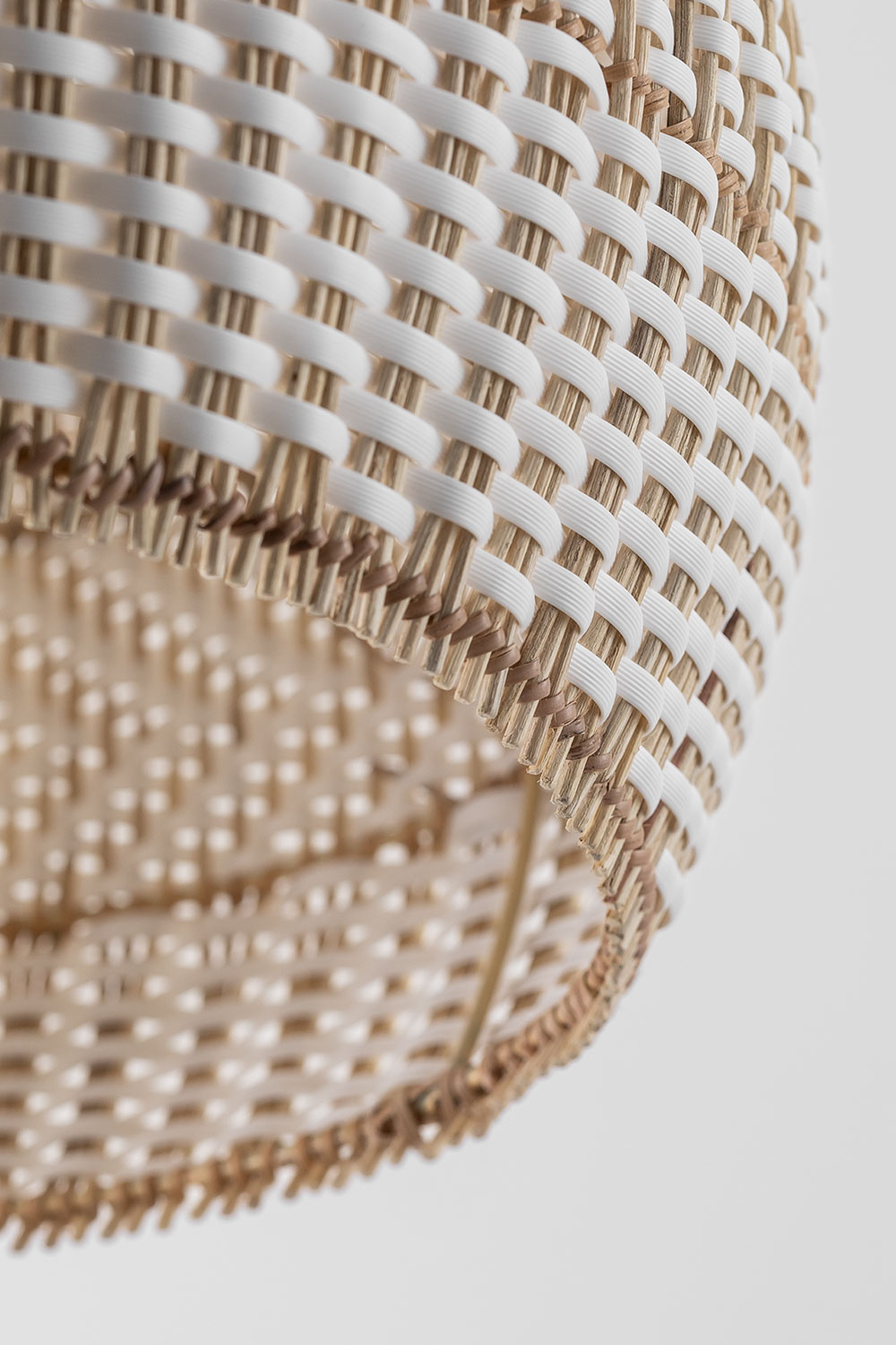 Lampadario in rattan intrecciato Llaury