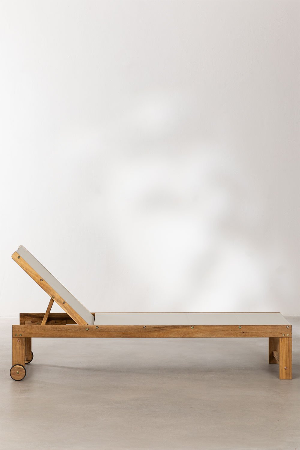 Lettino prendisole reclinabile in legno Valerys