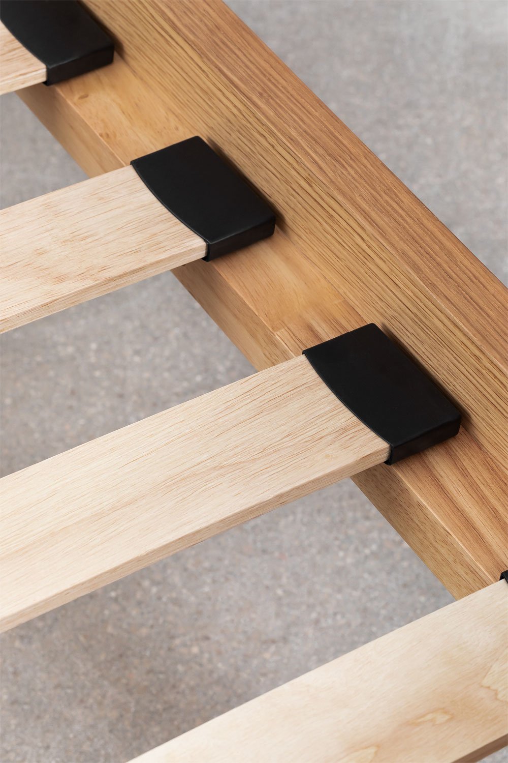 Letto in legno Indira