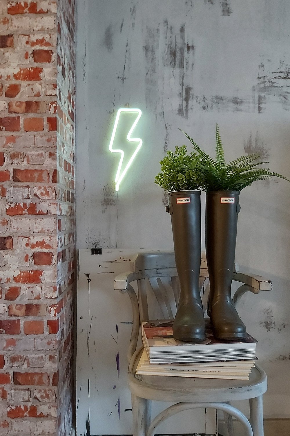 Figura Neon Ayo