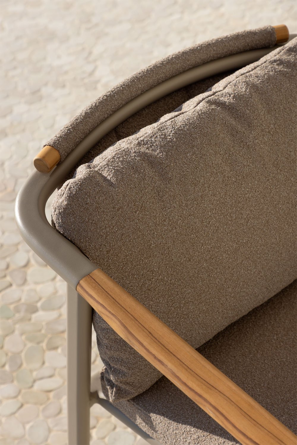 Confezione da 4 sedie da giardino Yervin con braccioli in alluminio e tessuto bouclé