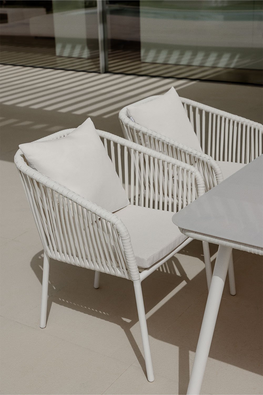 Confezione da 2 sedie da giardino Arhiza Classic con braccioli in alluminio e corda intrecciata