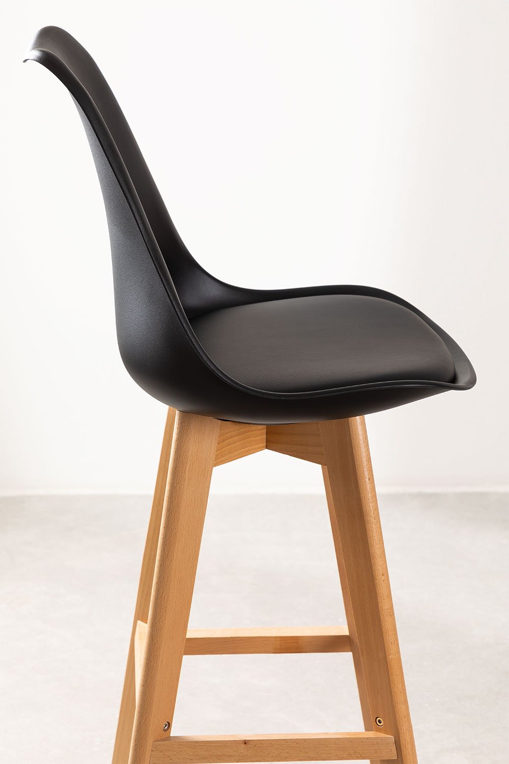 Pacco di 2 sgabelli alti 75 cm con cuscino in similpelle Nordic