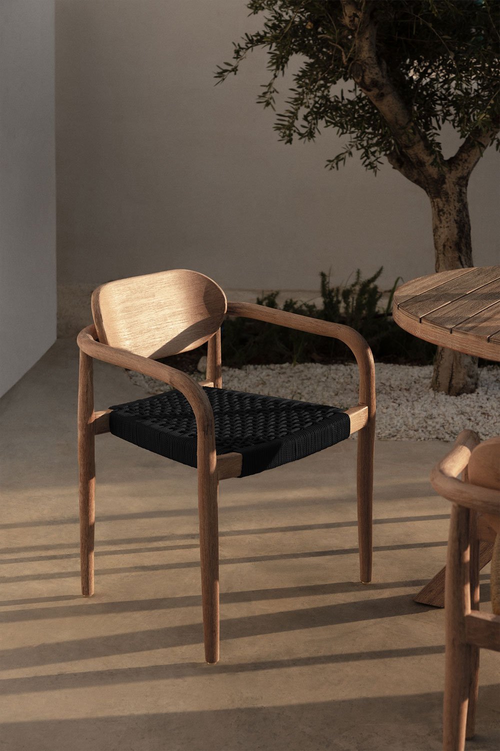 Confezione da 4 sedie da giardino con braccioli in legno Naele