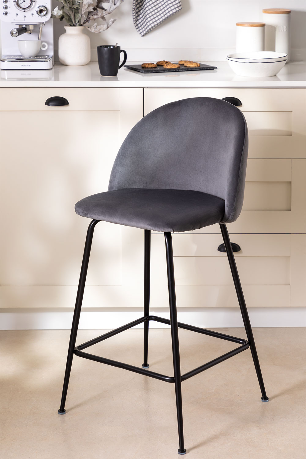 Confezione da 4 sgabelli alti in velluto Kana Design