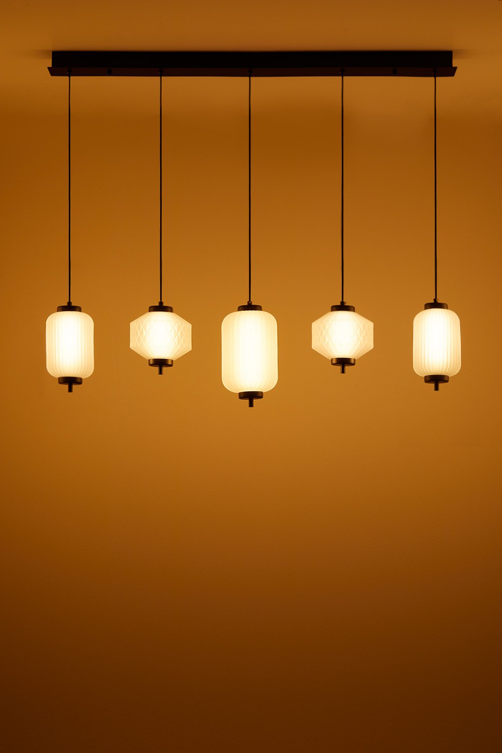 Plafoniera LED in ferro e vetro a 5 punti luce Necsar