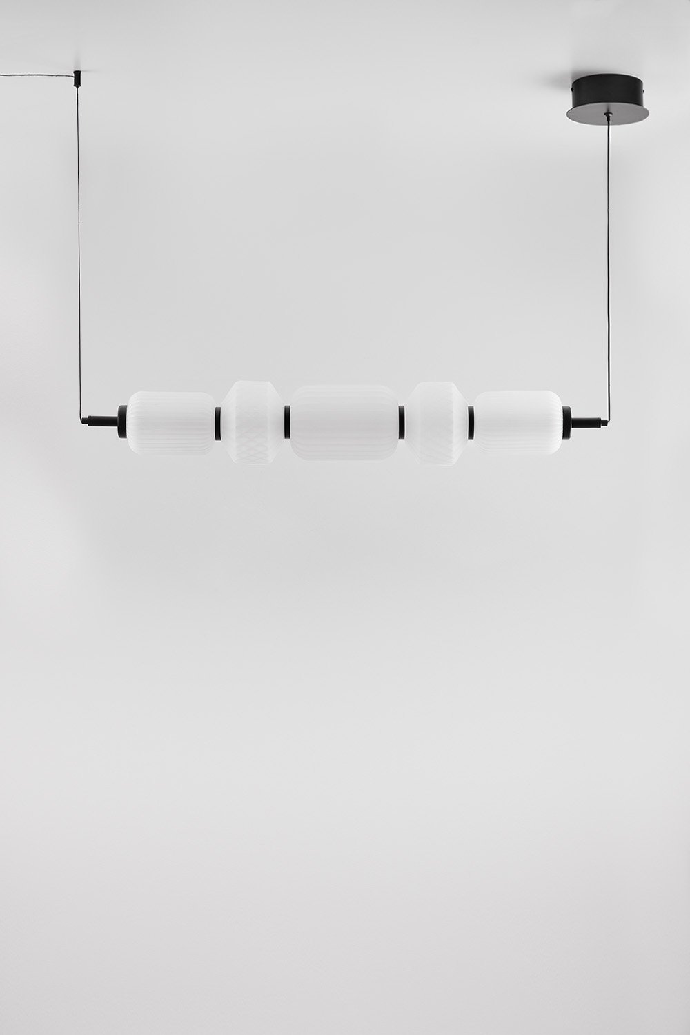 Plafoniera lineare a LED in ferro e vetro (95 cm) Necsar