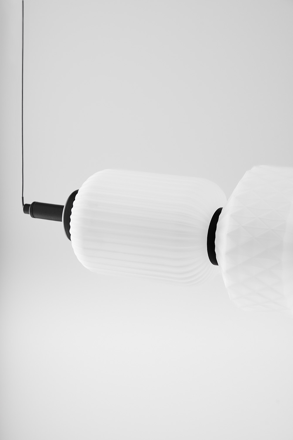 Plafoniera lineare a LED in ferro e vetro (95 cm) Necsar