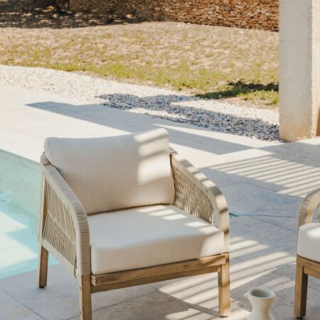 Poltrona da giardino in legno di acacia Dubai