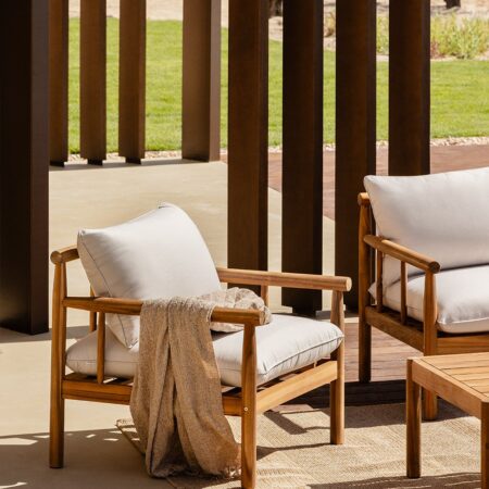 Poltrona da giardino in legno di acacia Melvin
