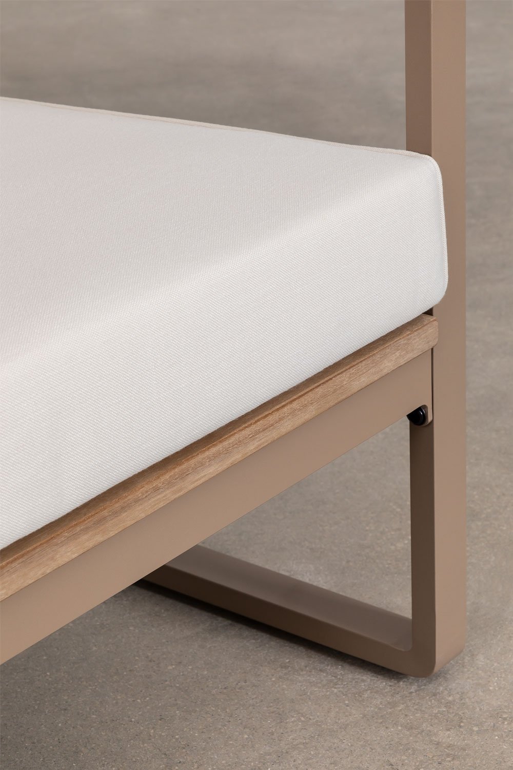 Poltrona in alluminio e legno di acacia Giselle