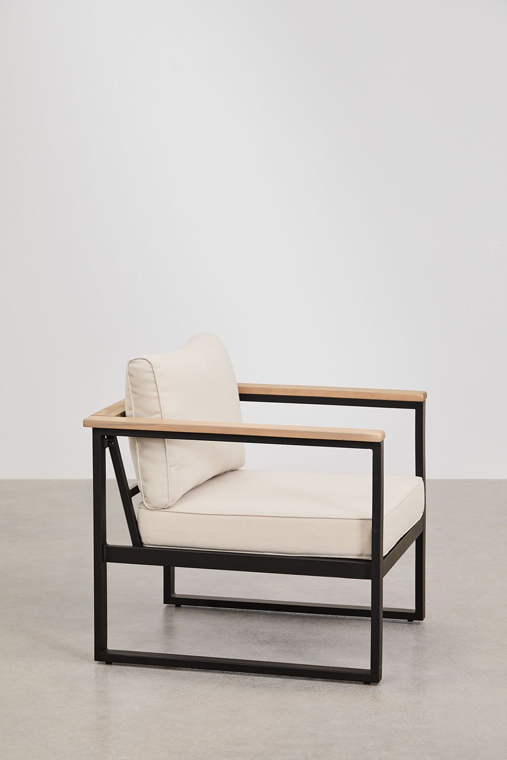 Poltrona Lipov in alluminio e legno di acacia