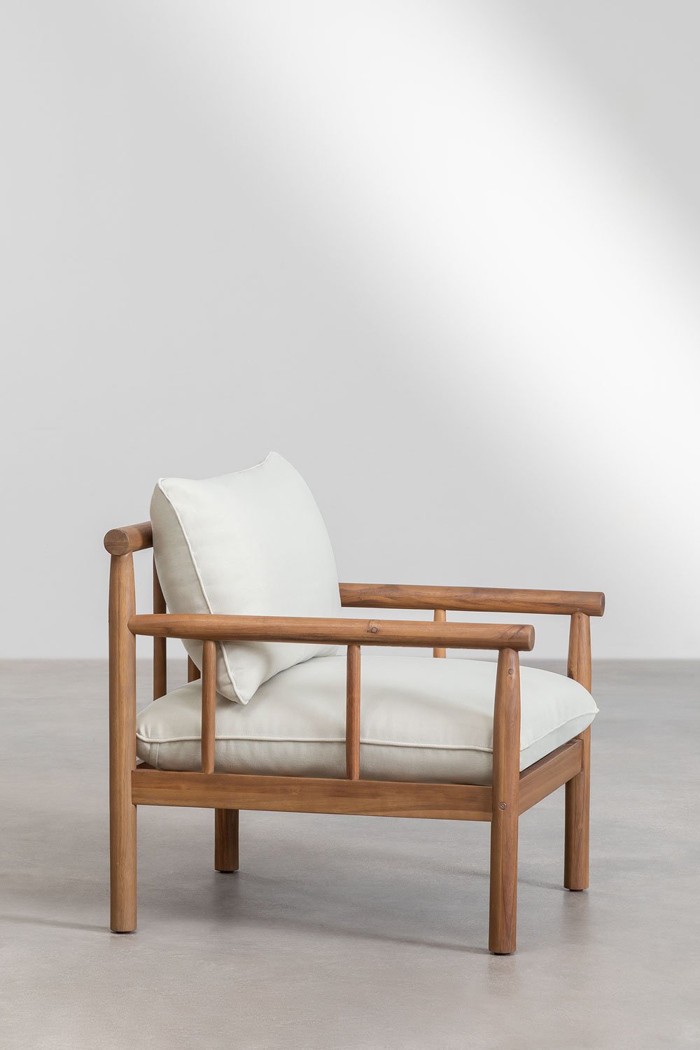 Poltrona in legno di acacia Melvin