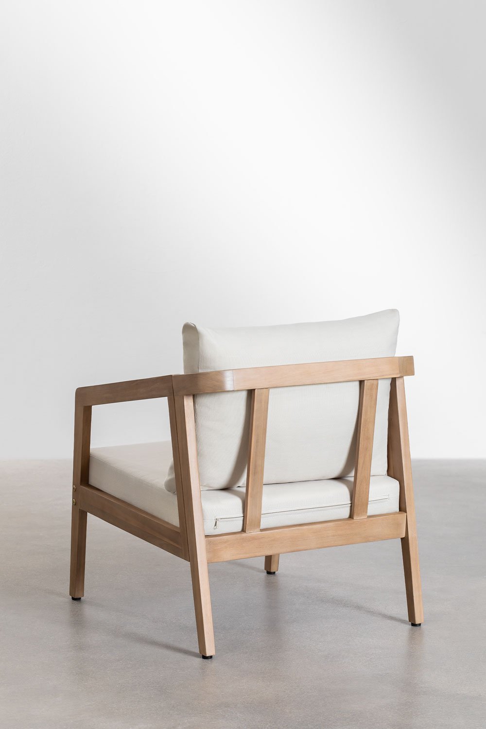 Poltrona in legno di acacia Kaela