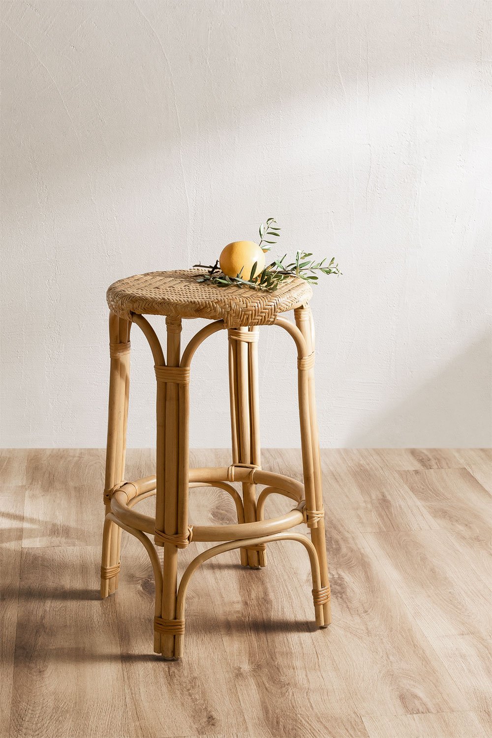 Sgabello alto in rattan Jachel 65 cm