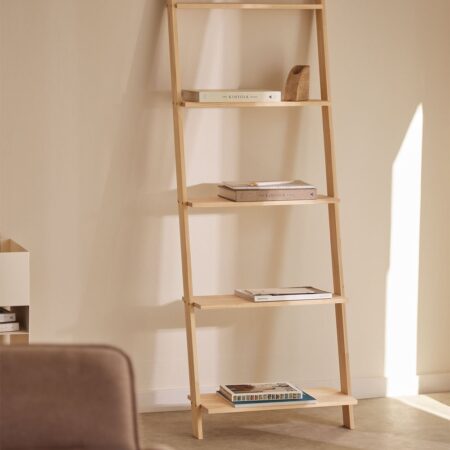 Scaffalatura in legno Korvil