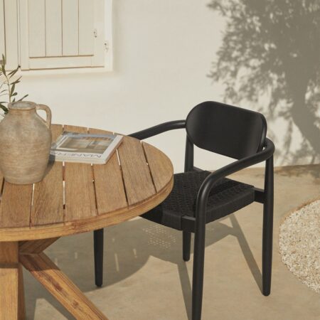 Sedia da giardino vintage in legno Naele con braccioli
