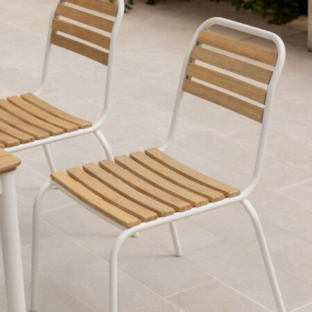 Sedia da giardino impilabile in acciaio e legno di acacia Artus