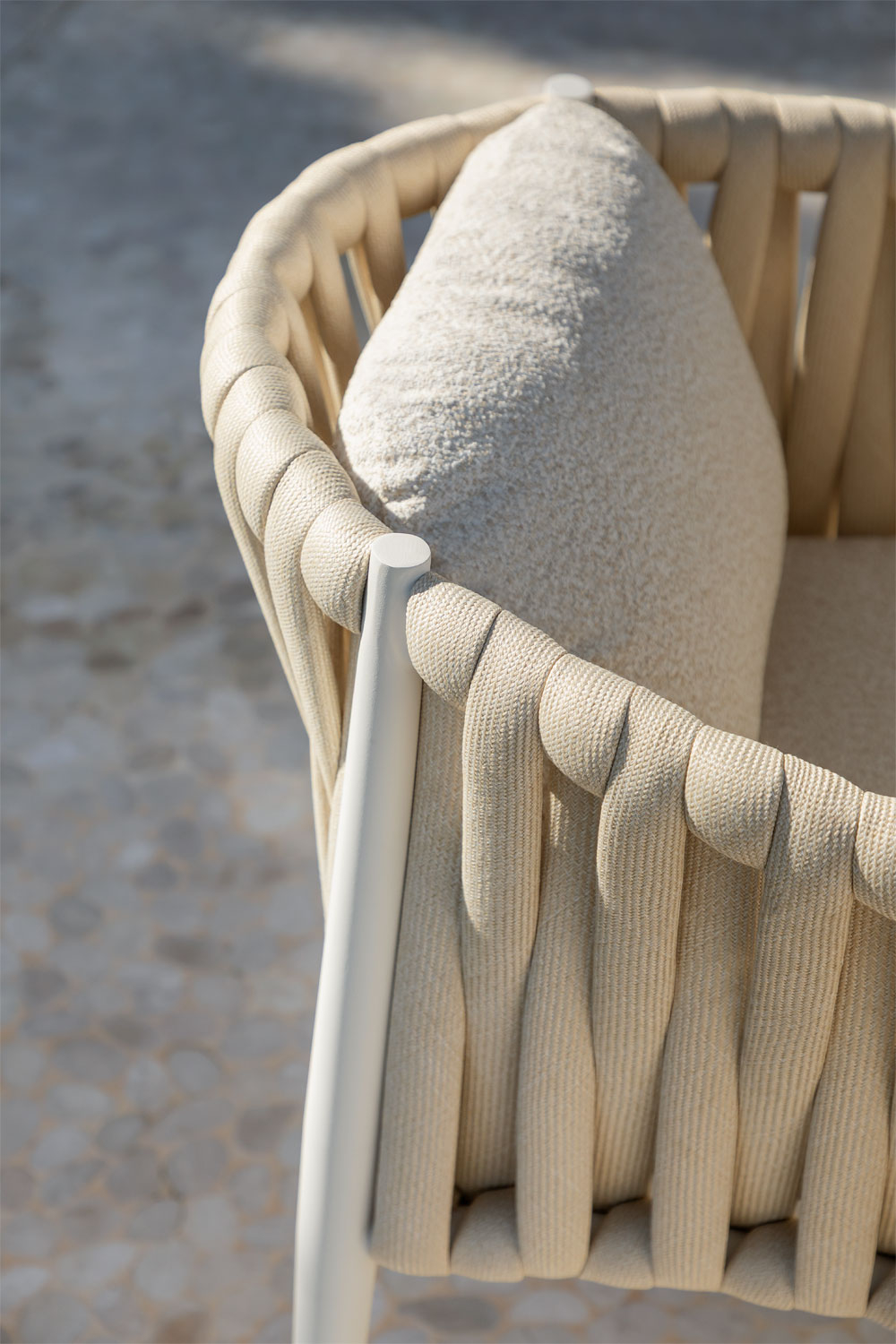 Sedia da giardino Sereilen con braccioli in alluminio e tessuto bouclé