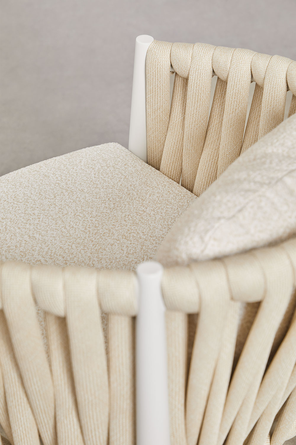 Sedia da giardino Sereilen con braccioli in alluminio e tessuto bouclé