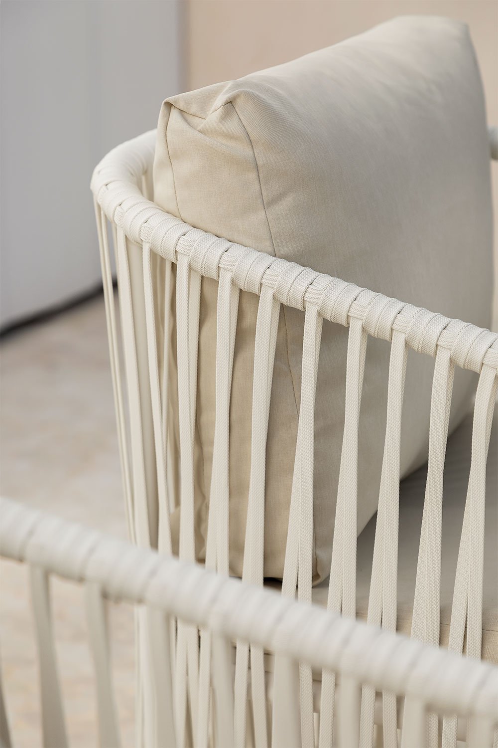 Sedia da giardino Sophie con braccioli in alluminio e corda intrecciata