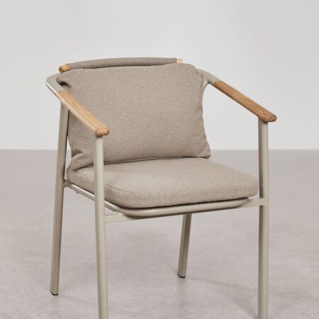 Sedia da pranzo Yervin con braccioli in alluminio e tessuto bouclé