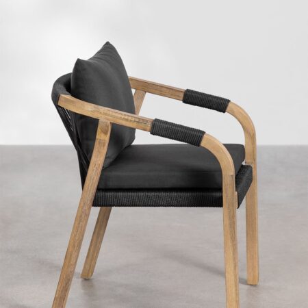 Sedia da pranzo con braccioli in legno di acacia Dubai