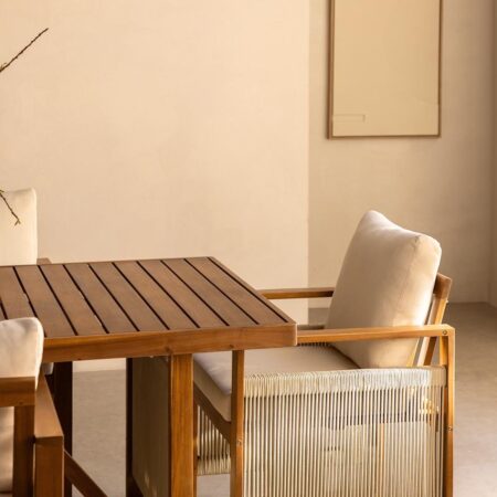 Sedia da pranzo con braccioli in legno di acacia Nayely