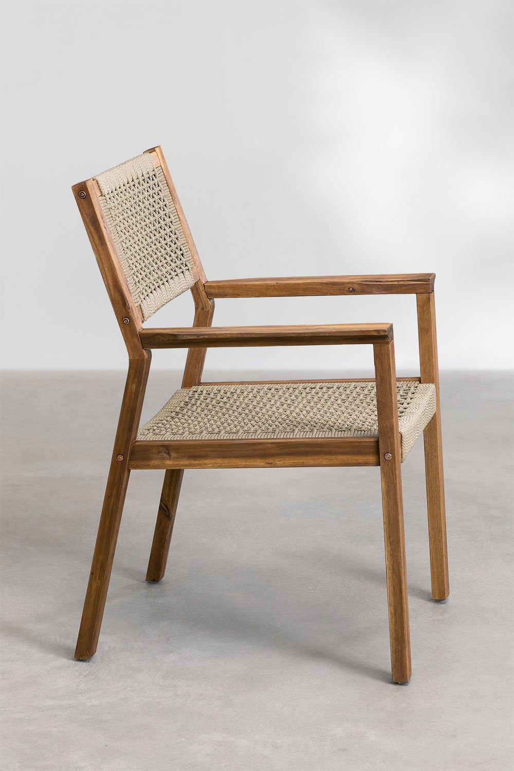 Sedia da pranzo quadrata in legno di acacia e corda intrecciata con braccioli Tenay Square