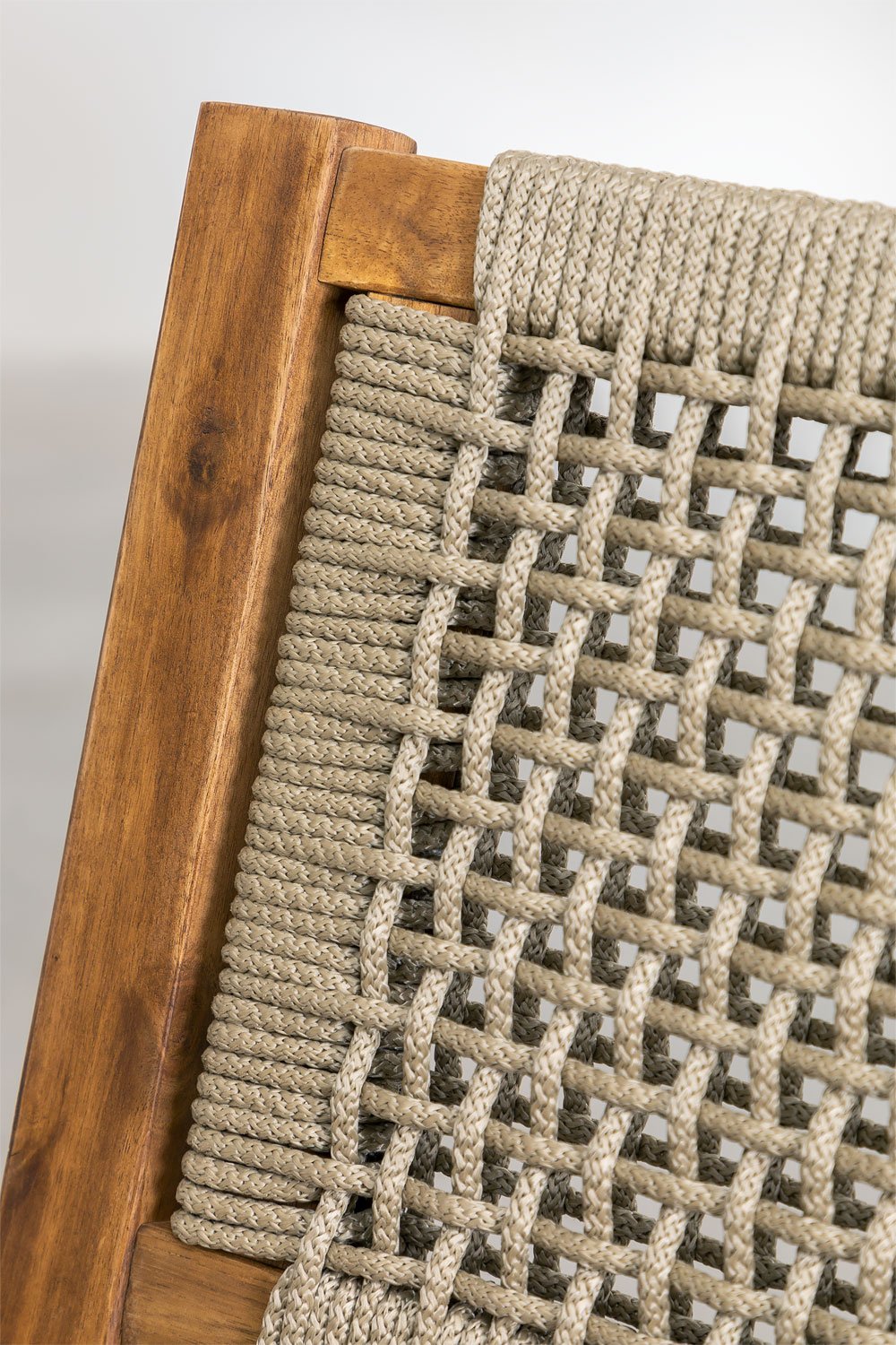 Sedia da pranzo quadrata in legno di acacia e corda intrecciata con braccioli Tenay Square
