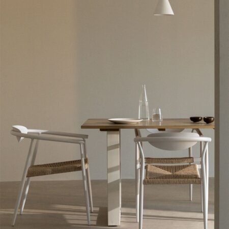 Sedia da pranzo impilabile con braccioli in alluminio e rattan sintetico Marsha
