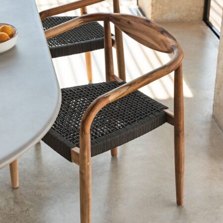 Sedia da pranzo Mallory in legno di acacia e corda intrecciata