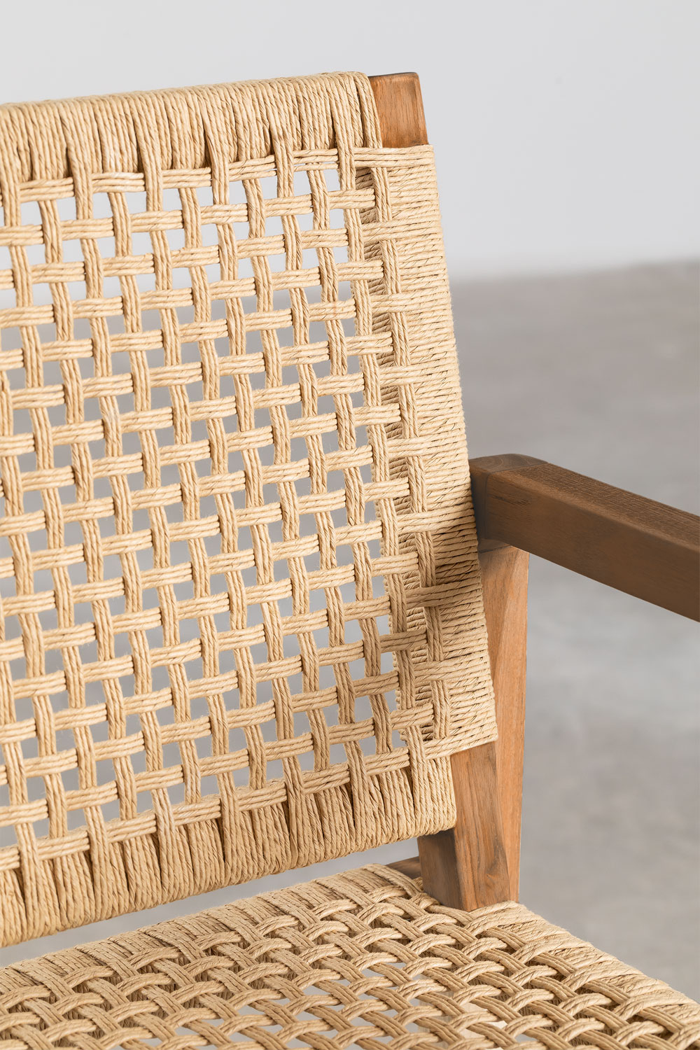Sedia da pranzo con braccioli in legno di teak Monsxau