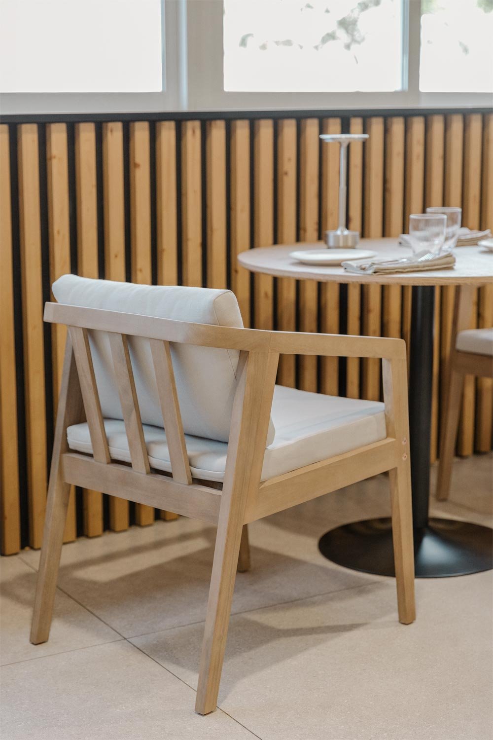 Sedia da pranzo in legno di acacia Kaela