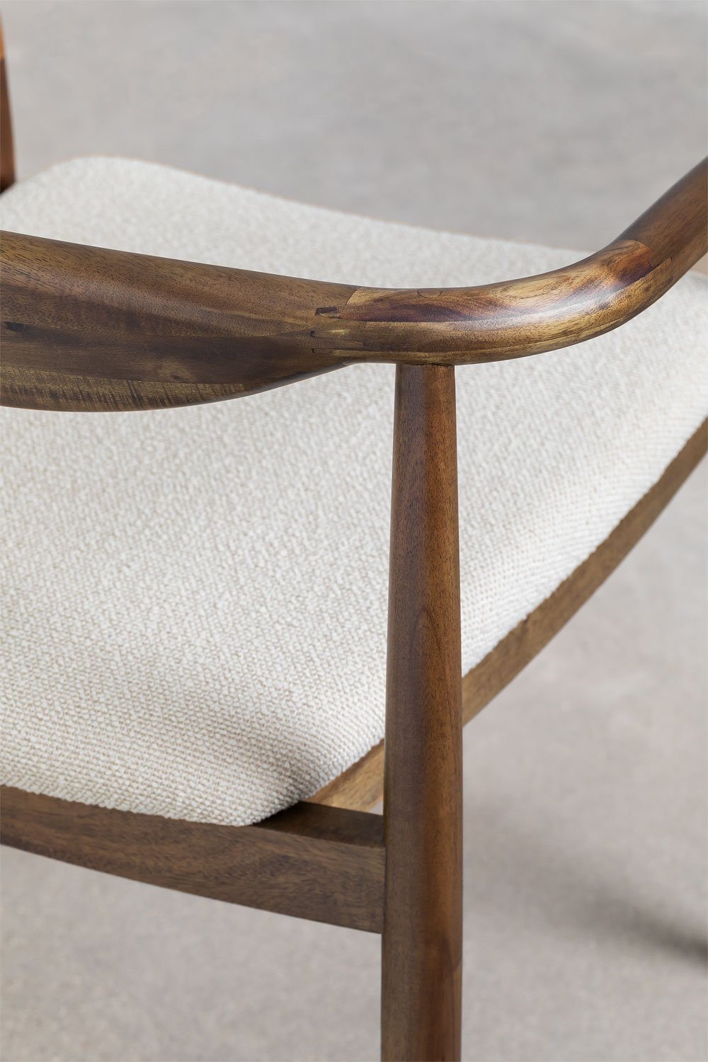 Sedia da pranzo in legno di acacia e tessuto bouclé Mallory