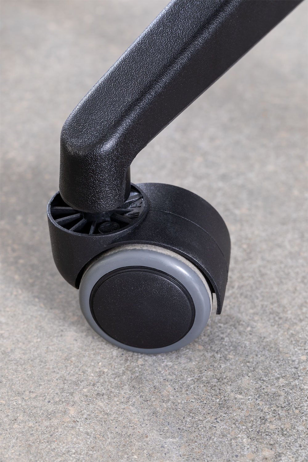 Sedia da ufficio con ruote e poggiatesta Teill Black