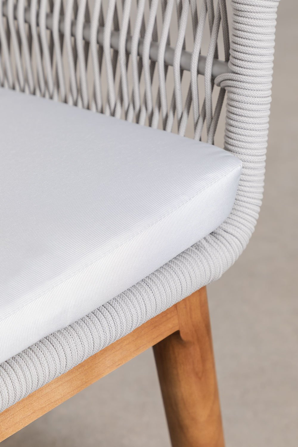 Set composto da tavolo rotondo in legno (Ø100 cm) Naele e 4 sedie da giardino Barker
