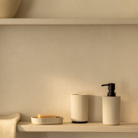 Set da bagno Ozene in ABS e bambù