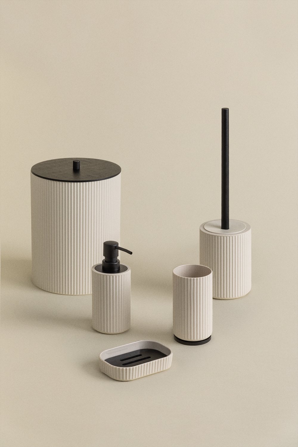 Set da bagno Ozene in ABS e bambù
