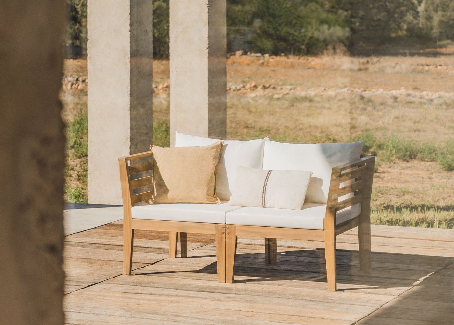 Divano da giardino componibile Filips 2 pezzi con braccioli in legno di acacia