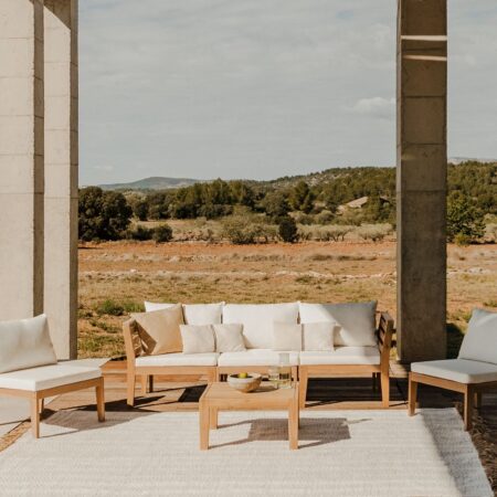 Set da giardino con divano componibile in 5 pezzi con braccioli e tavolino in legno di acacia Filips