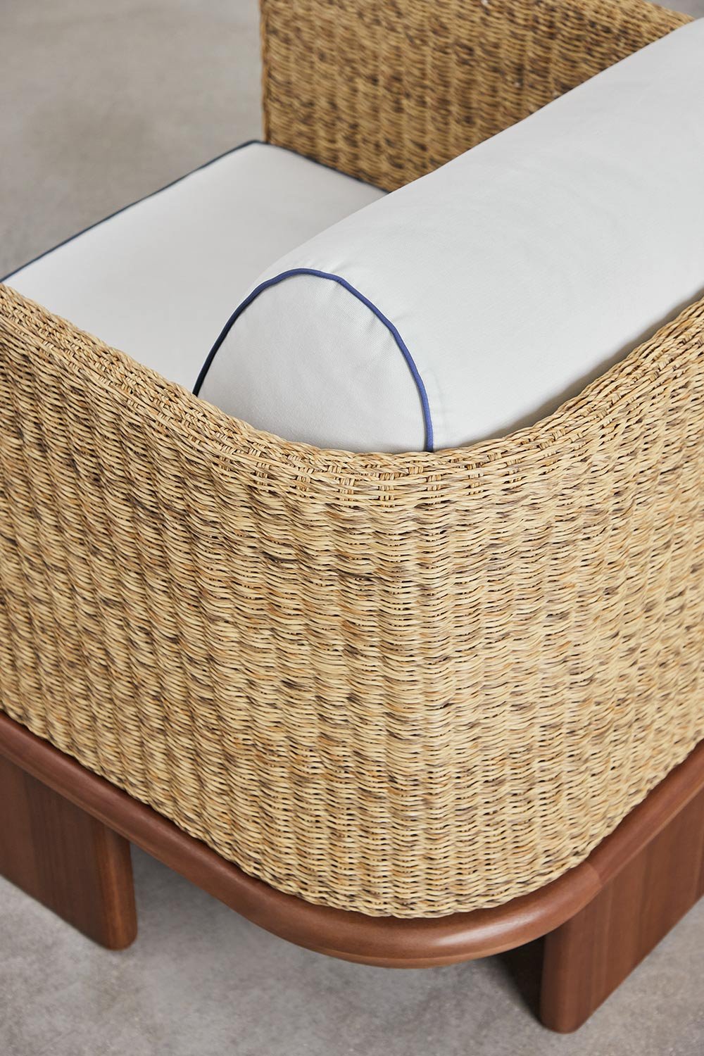 Set da giardino con 2 poltrone e 2 tavolini in rattan e legno di acacia Famara