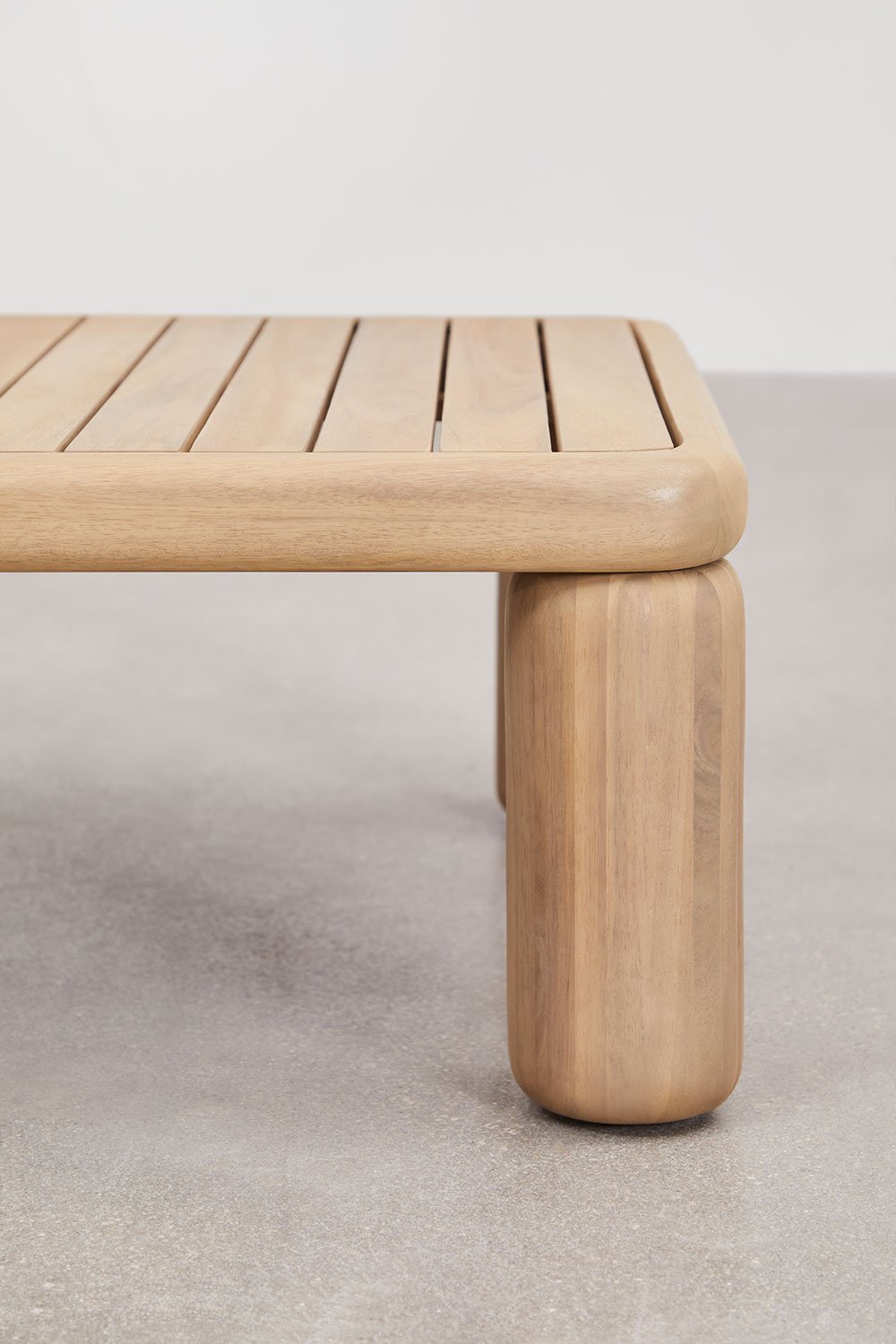 Set da giardino con divano 2 posti, 2 poltrone e tavolino in legno di acacia 125x80 cm Ioanis