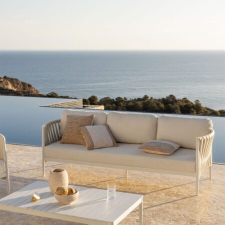 Set da giardino con divano 3 posti in tessuto bouclé e tavolino rettangolare 120x70 cm in alluminio Sereilen