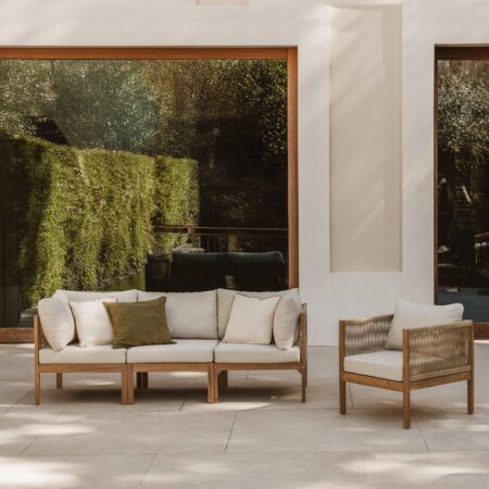 Branson set divano modulare 3 pezzi con braccioli e poltrona in legno di acacia