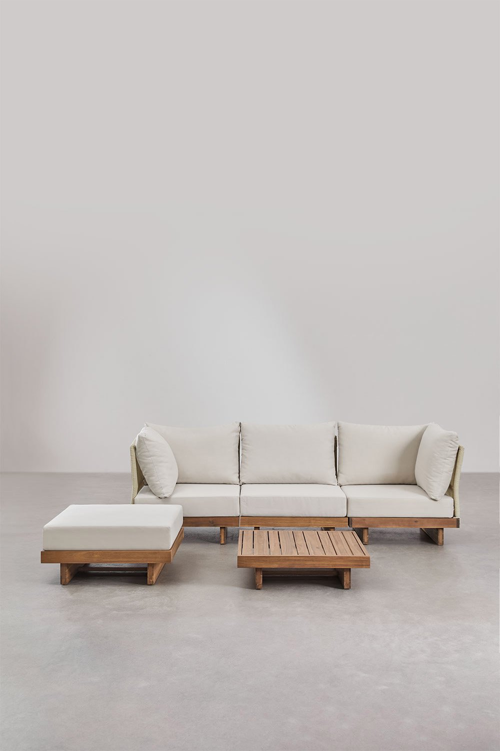 Set di divani modulari Dailin da 3 pezzi con 2 poltrone angolari, tavolino e pouf in legno di acacia