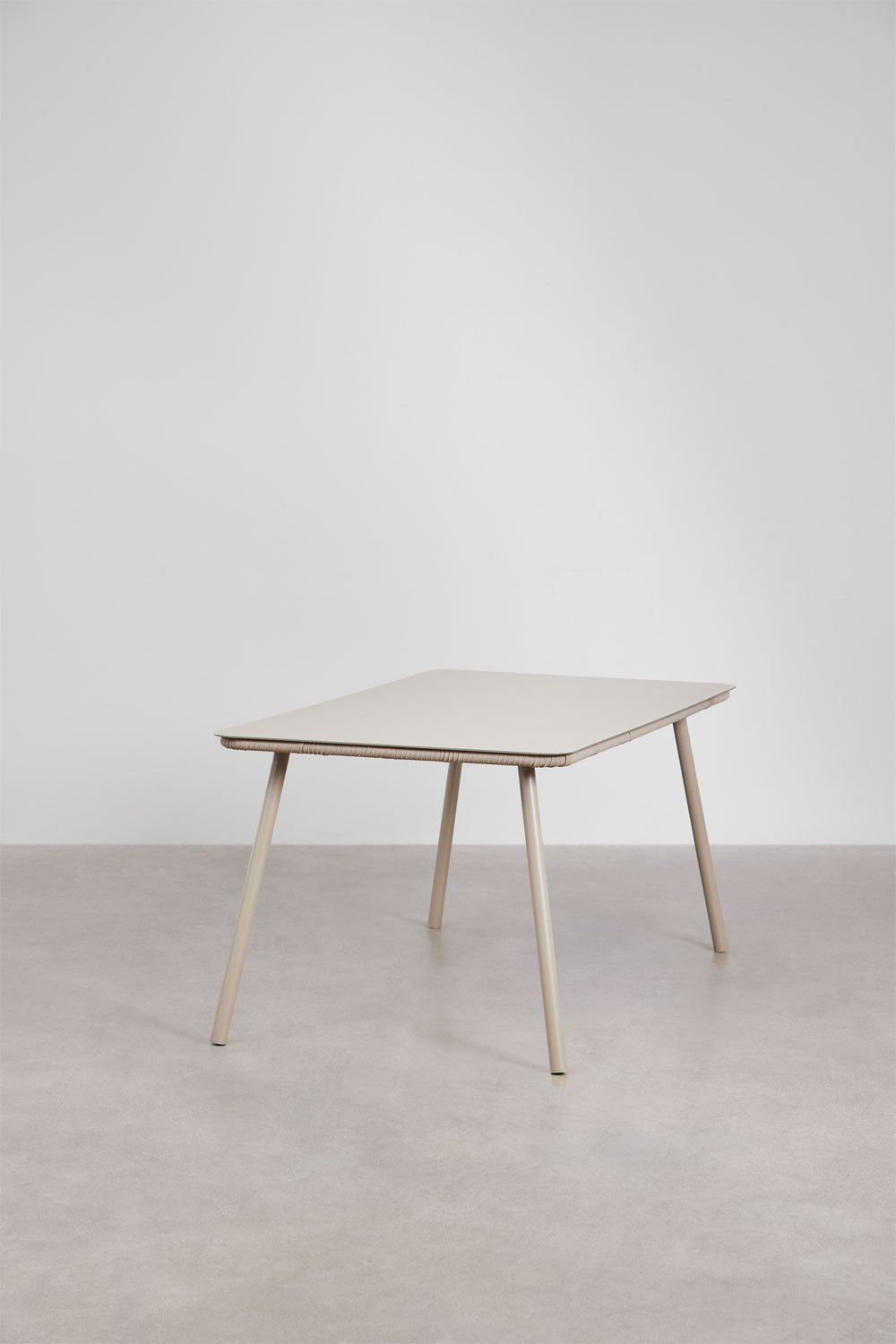 Set da tavolo rettangolare Arhiza, 160 x 90 cm, e 4 sedie da giardino impilabili in alluminio.
