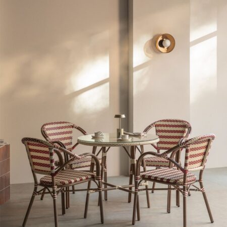 Set da tavolo rotondo Ø80 cm Brielle Bistro e 4 sedie con braccioli in rattan sintetico e alluminio Solange Bistro