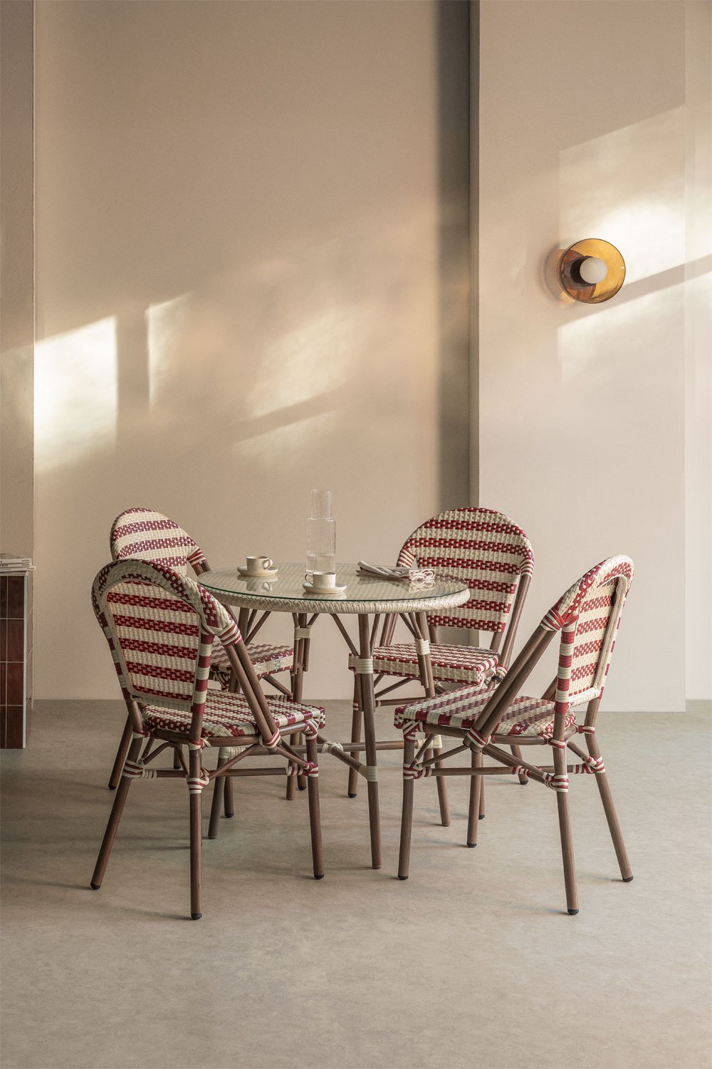 Set da tavolo rotondo Ø80 cm Brielle Bistro e 4 sedie impilabili in rattan sintetico e alluminio Solange Bistro