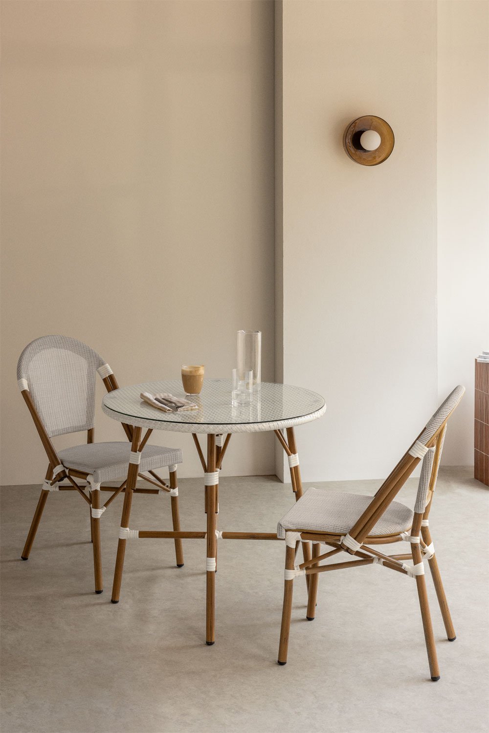 Set da tavolo rotondo Ø80 cm e 2 sedie impilabili in textilene e alluminio Brielle Bistro